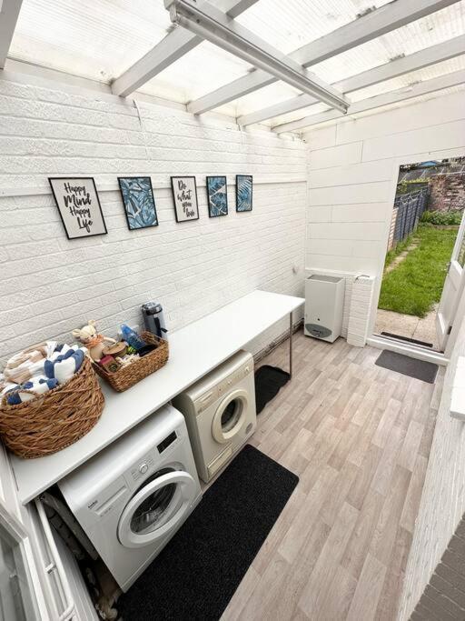 Stylish 3Br Cowes Cottage Close To The Waterfront Exteriör bild